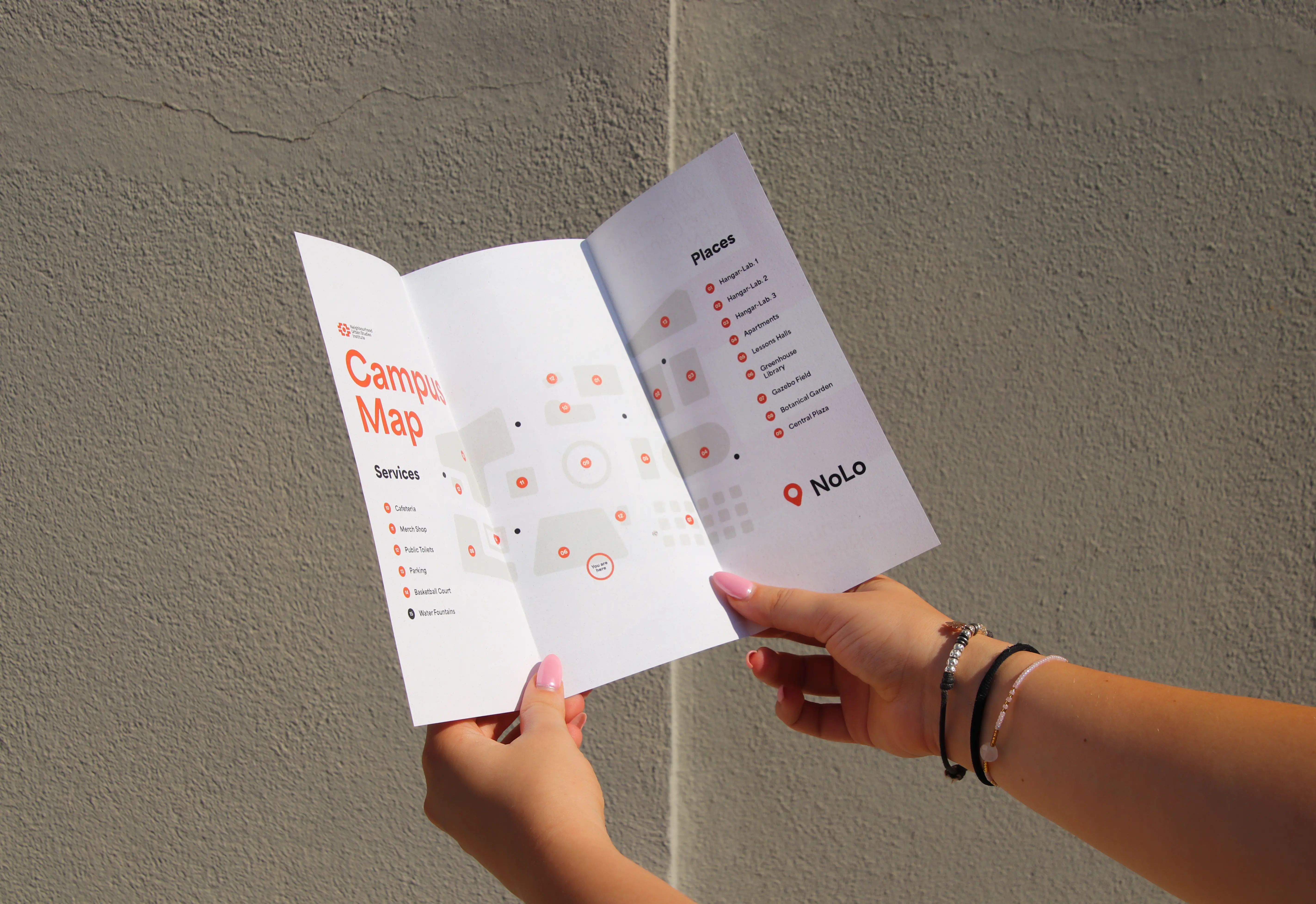 Mockup brochure progetto NUS